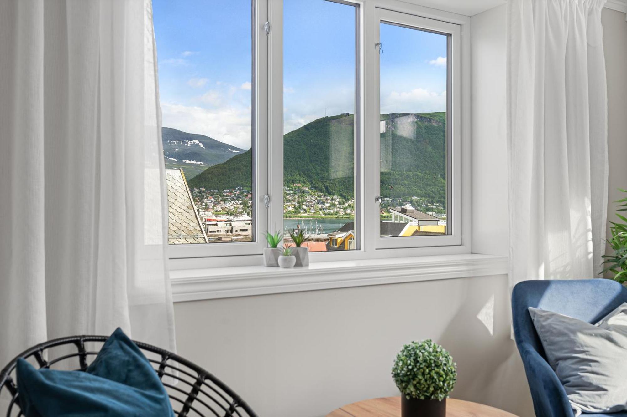 Arctic Homes - Historical Tromso House With View Exterior foto